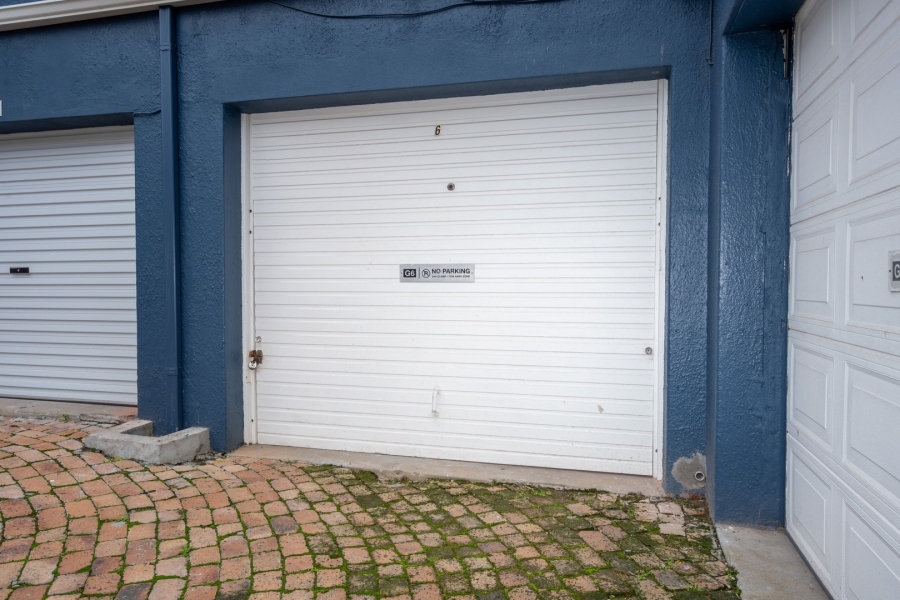 2 Bedroom Property for Sale in Three Anchor Bay Western Cape